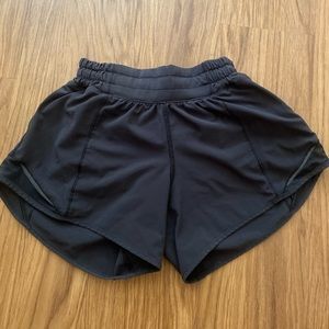 Size 0 black Lululemon Hotty Hot shorts